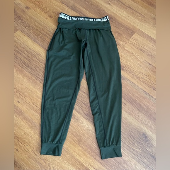 Under Armour Other - Women’s Under Armour Dark Green Athletic Pants.  Size Small